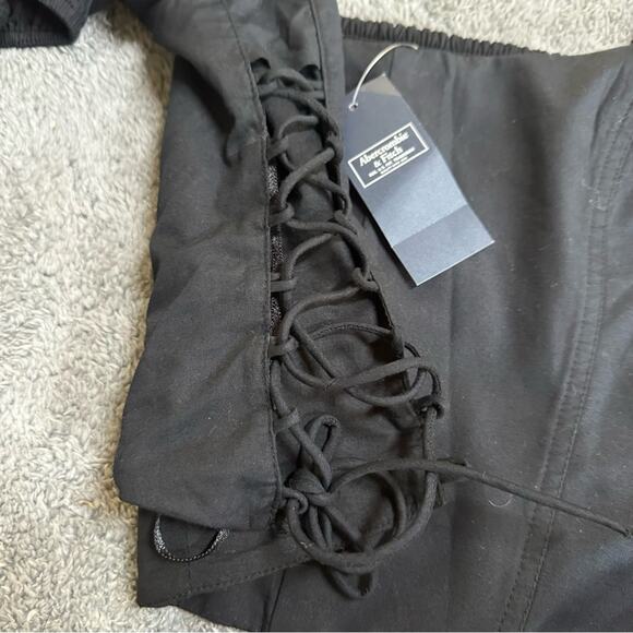 NEW Abercrombie & Fitch Puff Sleeve Lace Up Crop Top Black Size Medium - Picture 9 of 11